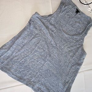 Sleeveless shirt